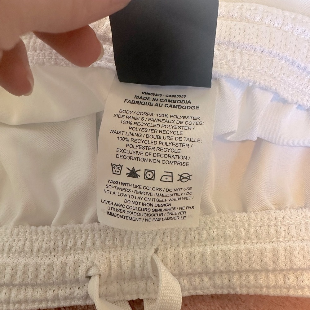 Nike Womens Athletic Shorts White EUC Size Small - Picture 7 of 7